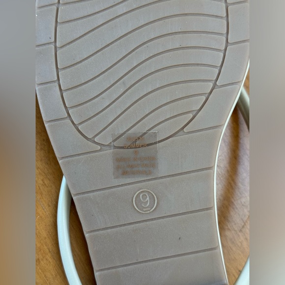 NWT Xappeal Summer Beige Square Toe Flip Flop Sandal - Picture 4 of 6